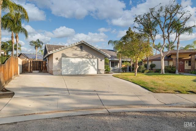 2612 Loganberry Court, Bakersfield, CA 93308