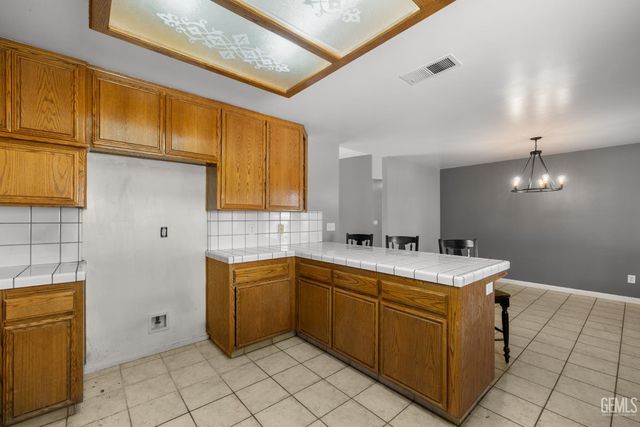 2612 Loganberry Court, Bakersfield, CA 93308