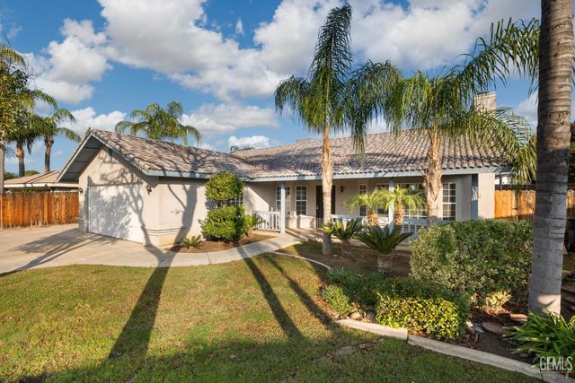 2612 Loganberry Court, Bakersfield, CA 93308