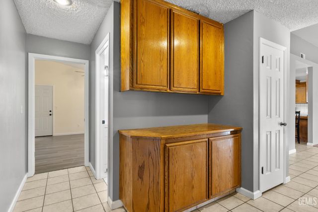 2612 Loganberry Court, Bakersfield, CA 93308