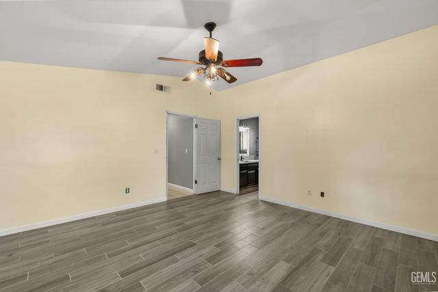 2612 Loganberry Court, Bakersfield, CA 93308