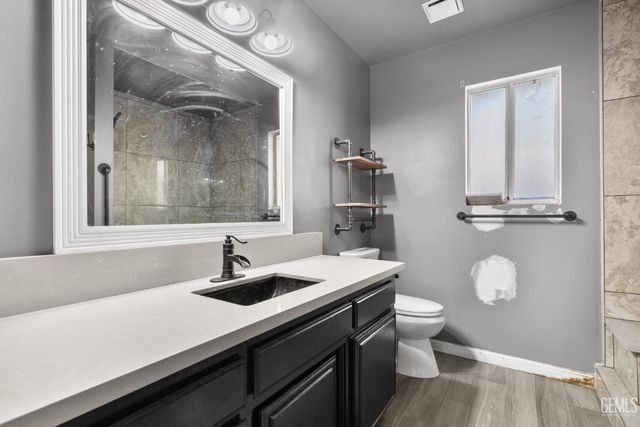 2612 Loganberry Court, Bakersfield, CA 93308