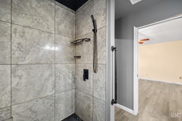 2612 Loganberry Court, Bakersfield, CA 93308