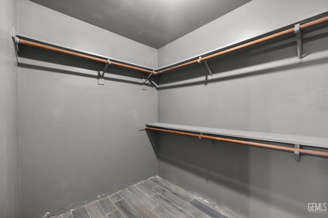 2612 Loganberry Court, Bakersfield, CA 93308