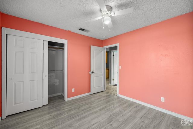 2612 Loganberry Court, Bakersfield, CA 93308