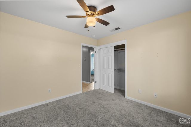 2612 Loganberry Court, Bakersfield, CA 93308