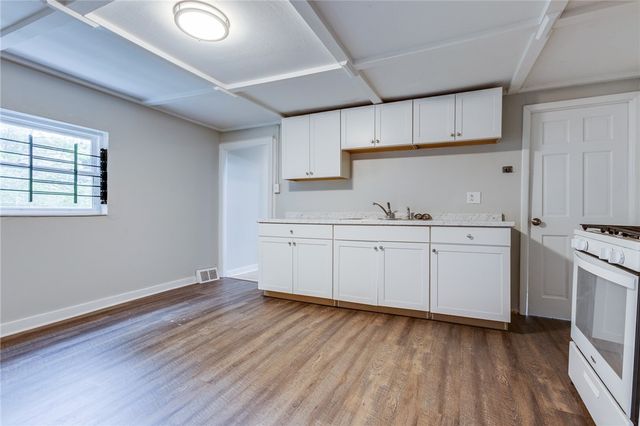 1931 Federal Street Ext, Perry Hilltop, PA 15214