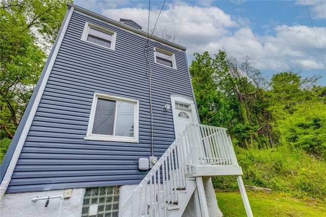 1931 Federal Street Ext, Perry Hilltop, PA 15214