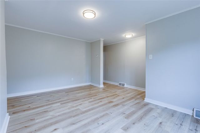 1931 Federal Street Ext, Perry Hilltop, PA 15214