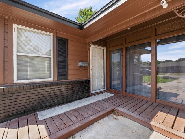 706 Redondo Drive, Houston, TX 77015