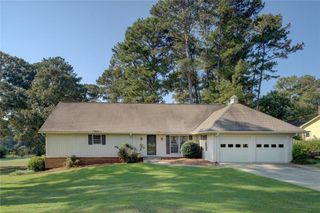 719 Clubhouse Drive SE, Conyers, GA 30094