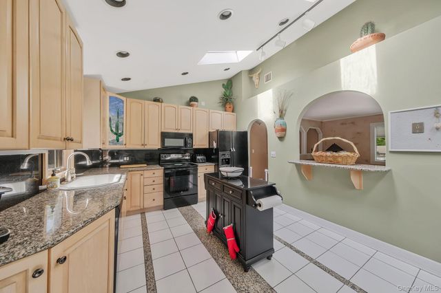 26 Heritage Place S, Nesconset, NY 11767