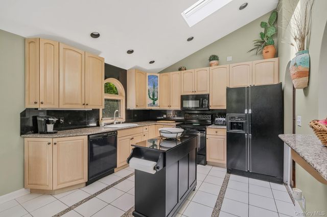 26 Heritage Place S, Nesconset, NY 11767