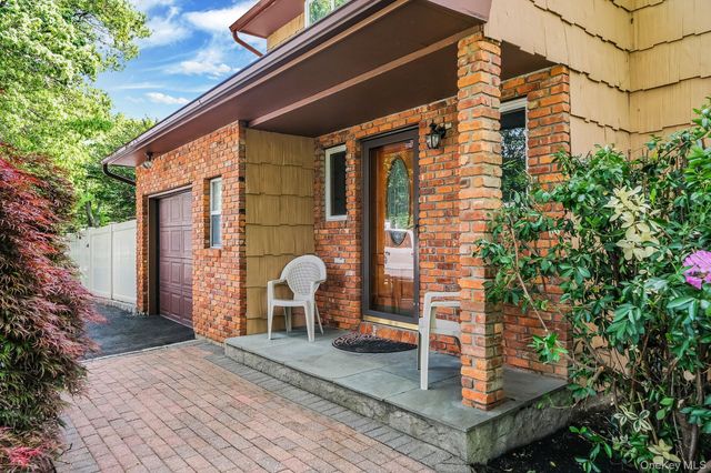 26 Heritage Place S, Nesconset, NY 11767
