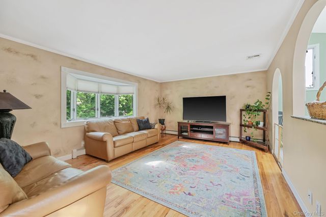26 Heritage Place S, Nesconset, NY 11767