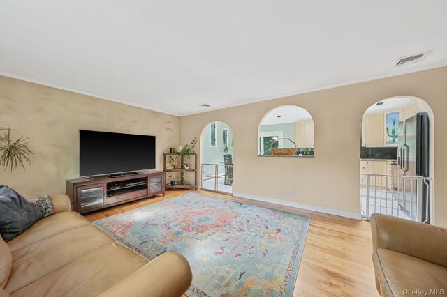 26 Heritage Place S, Nesconset, NY 11767