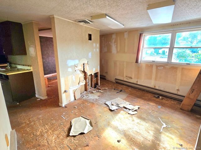 420 Long Hill Road, Groton, CT 06340
