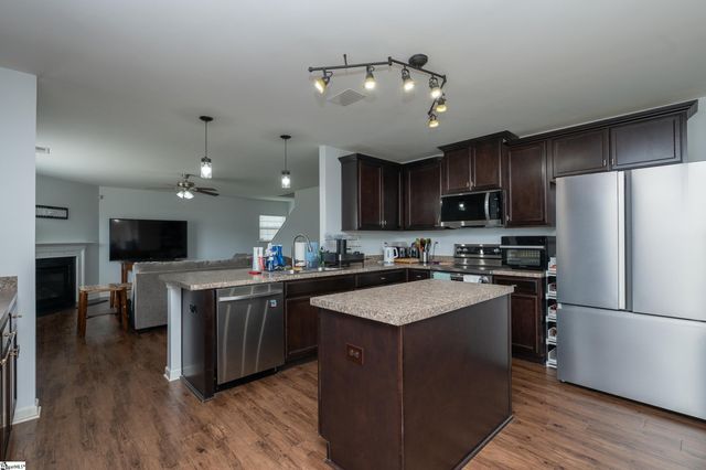 611 Willow Bank Landing, Moore, SC 29369