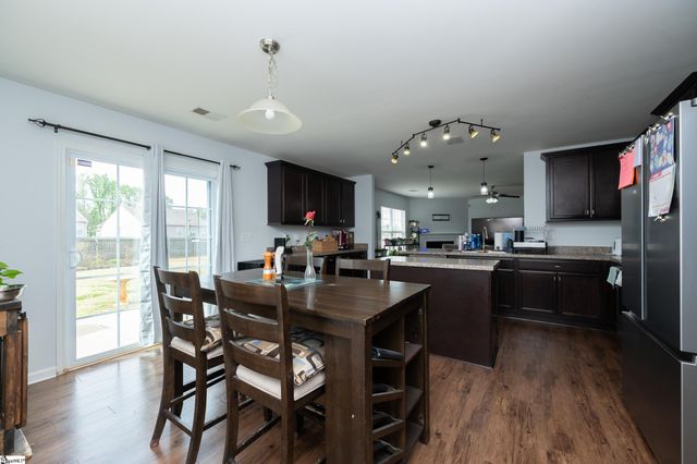 611 Willow Bank Landing, Moore, SC 29369