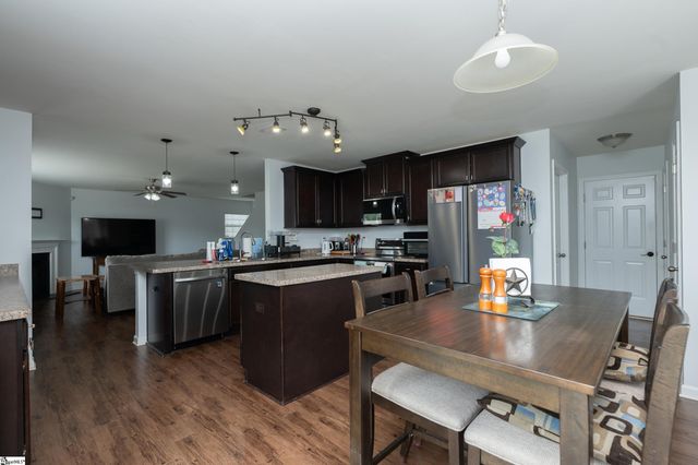 611 Willow Bank Landing, Moore, SC 29369