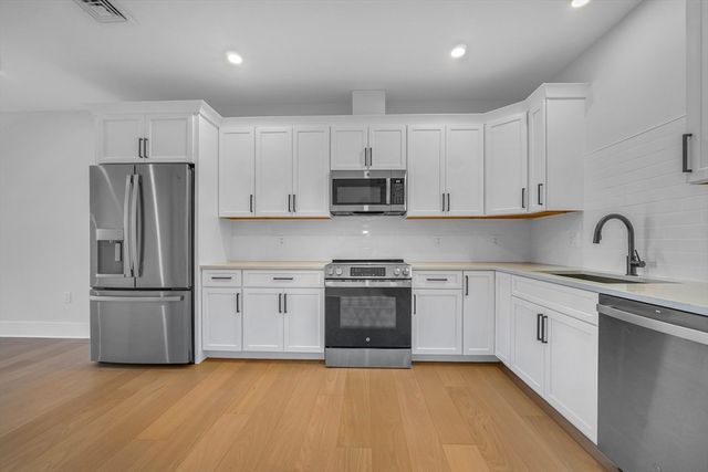 62 Foundry St 414, Wakefield, MA 01880