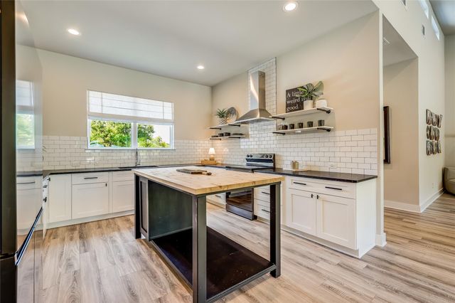 20702 Post Oak DR, Lago Vista, TX 78645