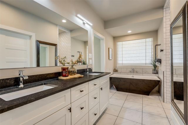 20702 Post Oak DR, Lago Vista, TX 78645