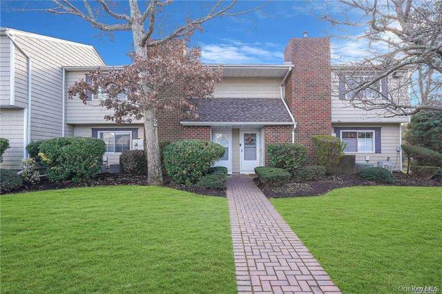 266 Lake Point Circle 266, Middle Island, NY 11953