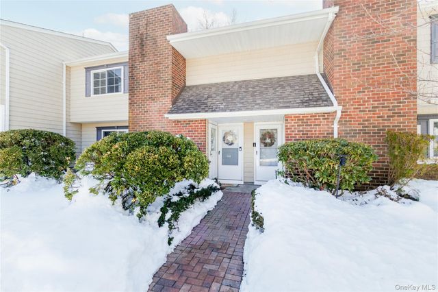 266 Lake Point Circle 266, Middle Island, NY 11953