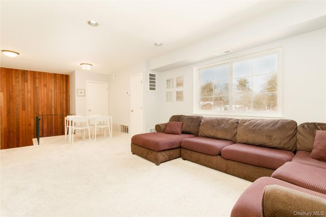 266 Lake Point Circle 266, Middle Island, NY 11953