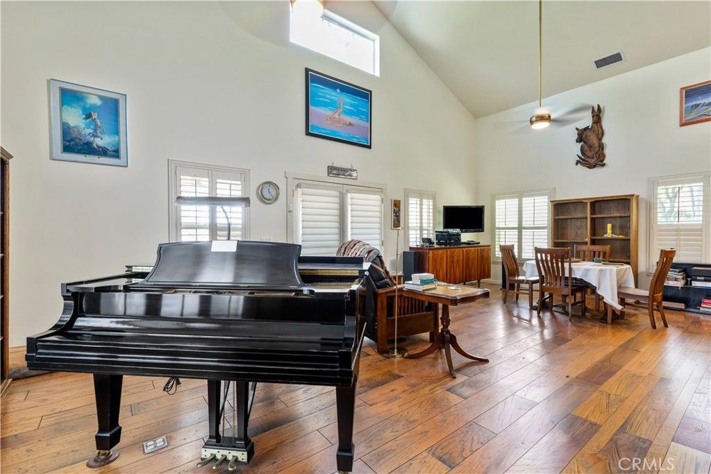 Image 5 of property listing at 2646 Oak Shores, Bradley, CA 93426