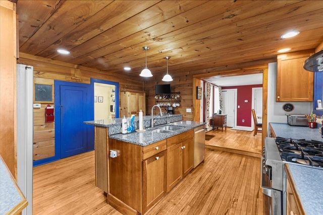 198 River Road, Underhill, VT 05489