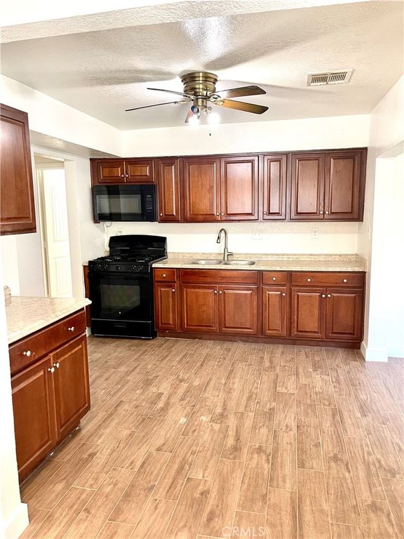 1877 Mathews, Riverside, CA 92507