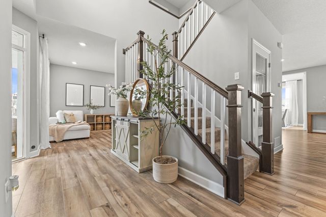 20355 Gateway Drive, Lakeville, MN 55044