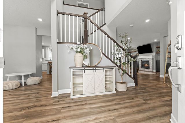 20355 Gateway Drive, Lakeville, MN 55044