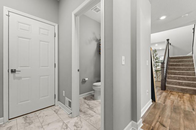 20355 Gateway Drive, Lakeville, MN 55044