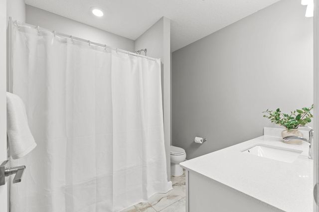 20355 Gateway Drive, Lakeville, MN 55044