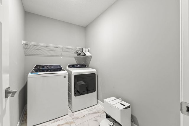 20355 Gateway Drive, Lakeville, MN 55044