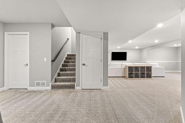 20355 Gateway Drive, Lakeville, MN 55044