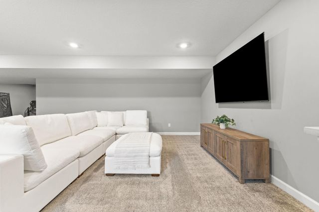 20355 Gateway Drive, Lakeville, MN 55044