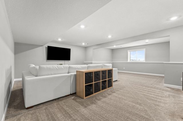 20355 Gateway Drive, Lakeville, MN 55044