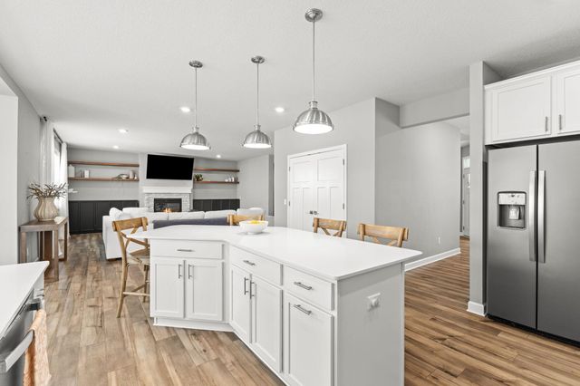 20355 Gateway Drive, Lakeville, MN 55044