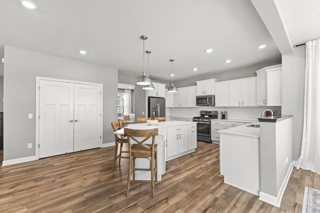 20355 Gateway Drive, Lakeville, MN 55044