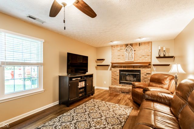 486 Hyannis Drive, Avon, IN 46123