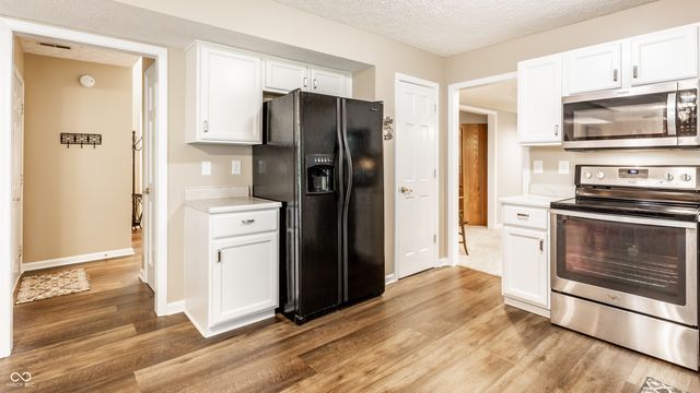 486 Hyannis Drive, Avon, IN 46123