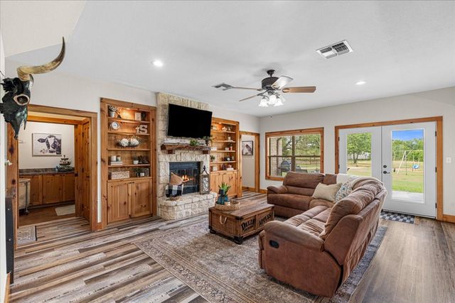 7303 S US Highway 287, Corsicana, TX 75109