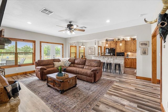 7303 S US Highway 287, Corsicana, TX 75109