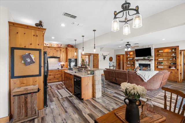7303 S US Highway 287, Corsicana, TX 75109