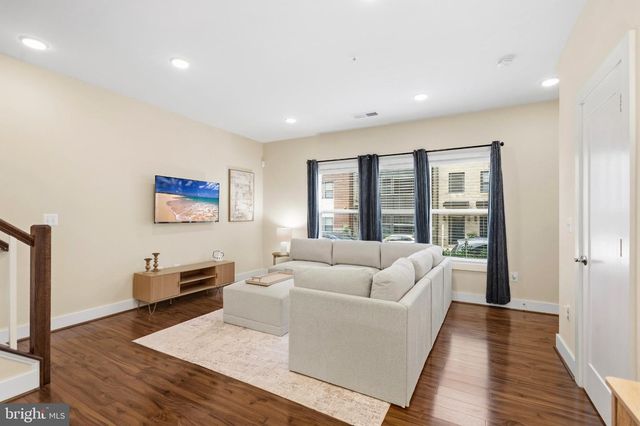 20566 MILBRIDGE TER, Ashburn, VA 20147