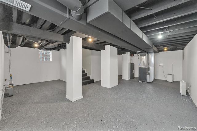 2575 Harding Street, Detroit, MI 48214